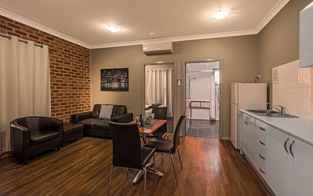 Akuna Motor Inn and Apartments