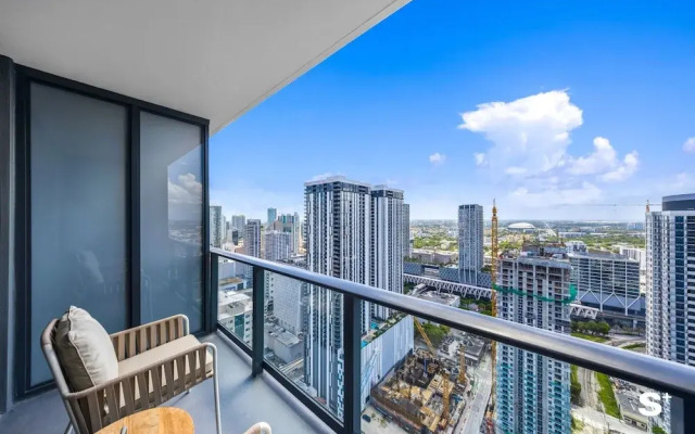Elegant DTW Living 1BR with City Views