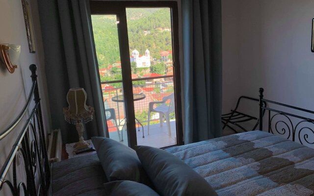 Two Flowers Hotel