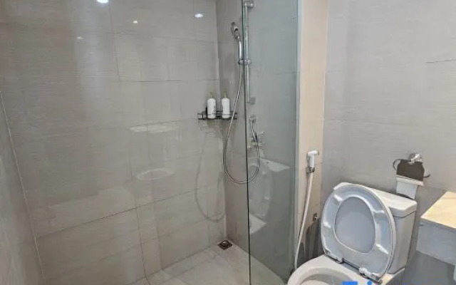 Green Sedayu Apartment Deluxe by Ellison