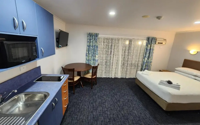 Botany Palms Motel