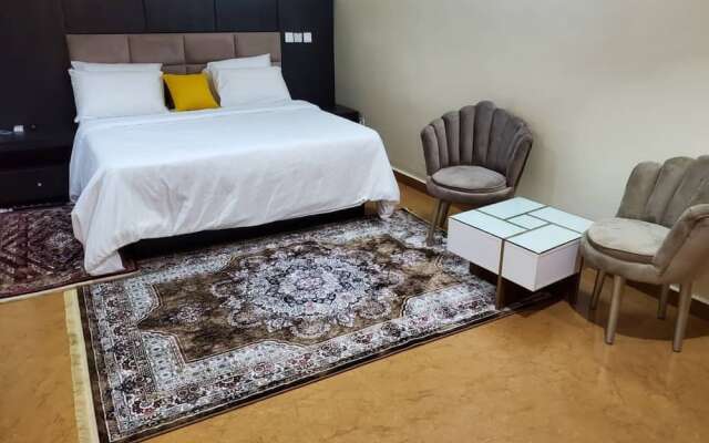 Royale Crown Villa Apartment