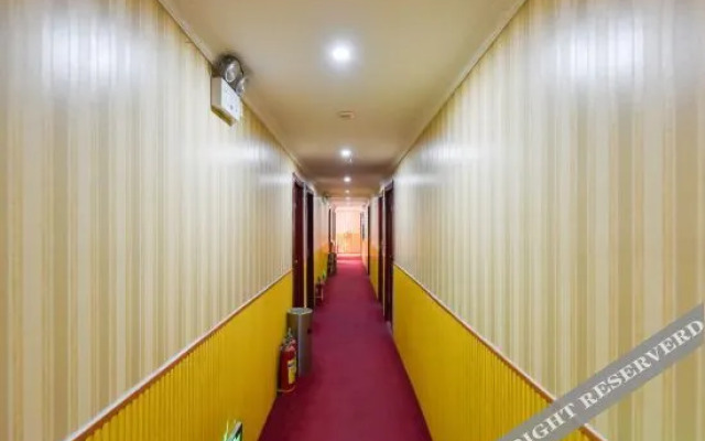 Yunshan Hotel (Henan National University Science Park Wutong Street Subway Station)