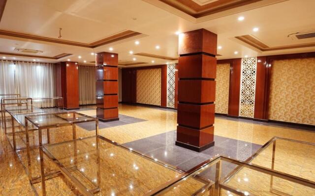 Hotel Maplewood Premier Haldwani