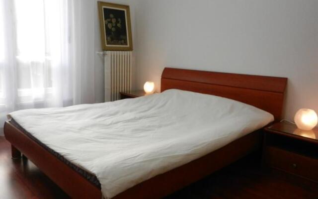 Redlotus Accommodation-Old City Inter2