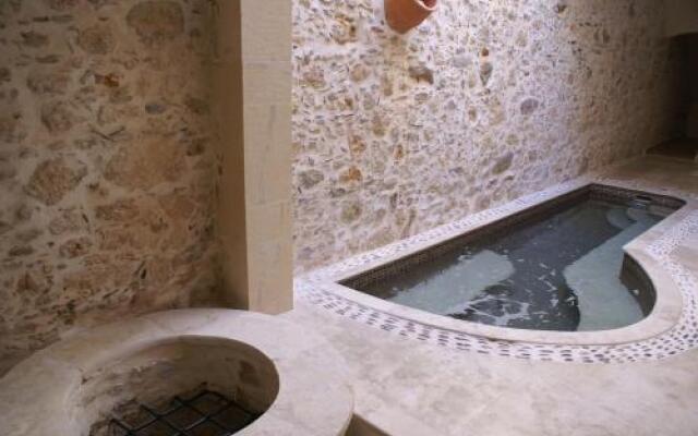 Villa Kamares Boutique Spa Apartments