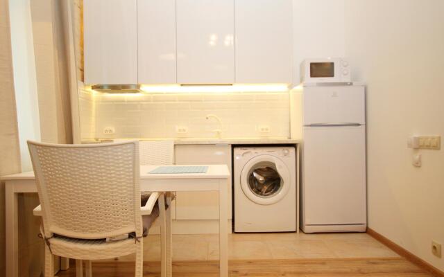 Tverskaya Street (Тверская Стрит) на улице Нижняя 5