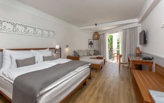 Sunwing Bangtao Beach