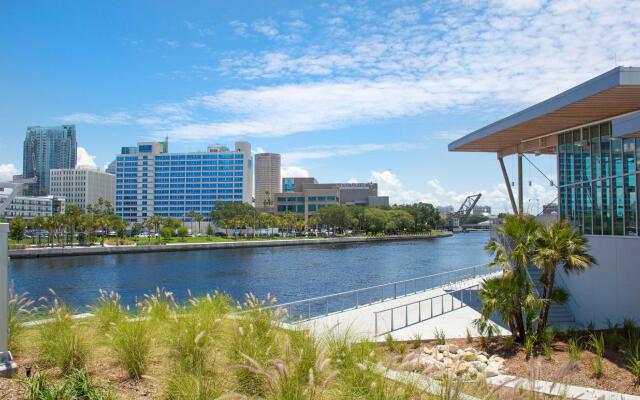 The Barrymore Hotel Tampa Riverwalk