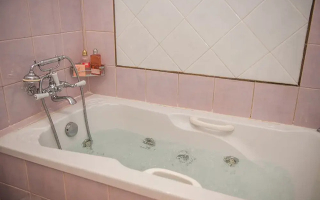 Ana's Guest House Barcelona B&B