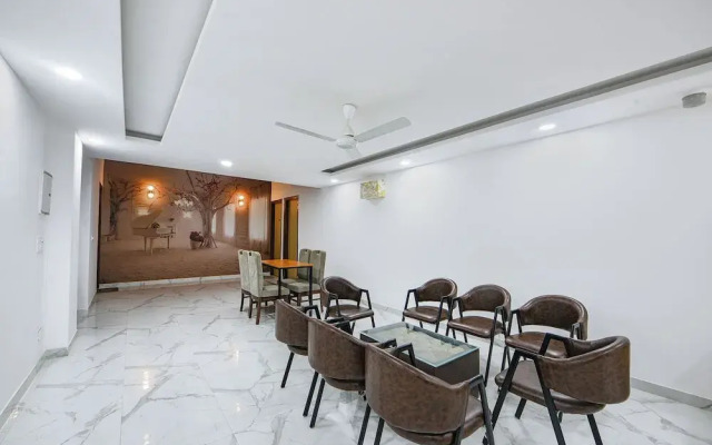 Fabhotel Luxe 8 Stayz