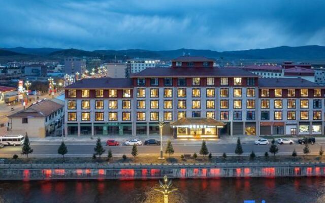 Red Original Maiwa Hotel