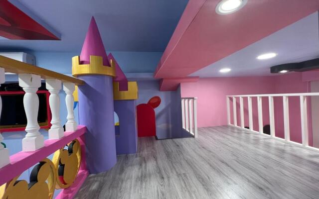 Fun Holiday Hostel