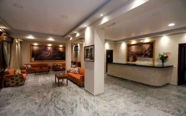 Bastas Hotel & Studios