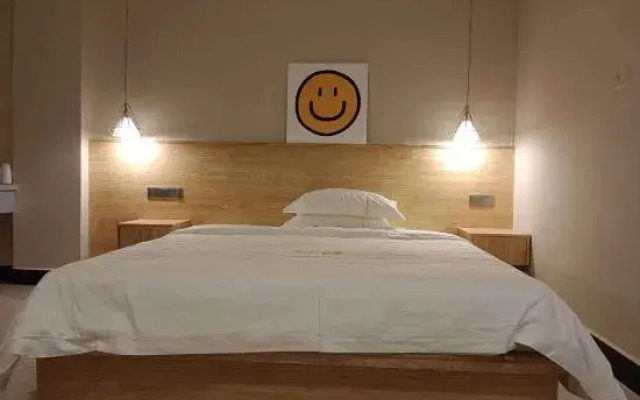 Yufeng Hotel