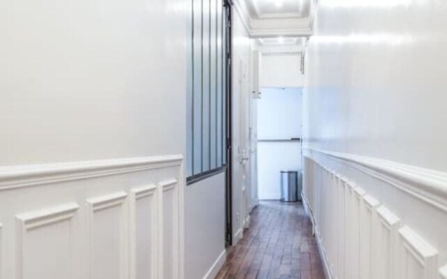 Charming Apartment With Balcony - 5 min Republique