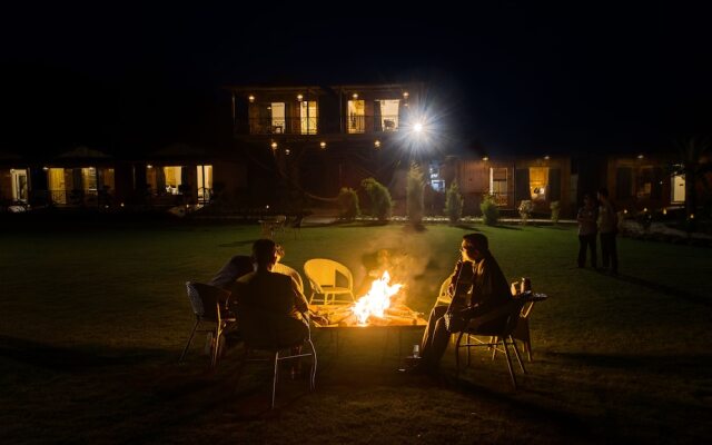 Pumpkin Hotels Corbett, Tusk N Wood