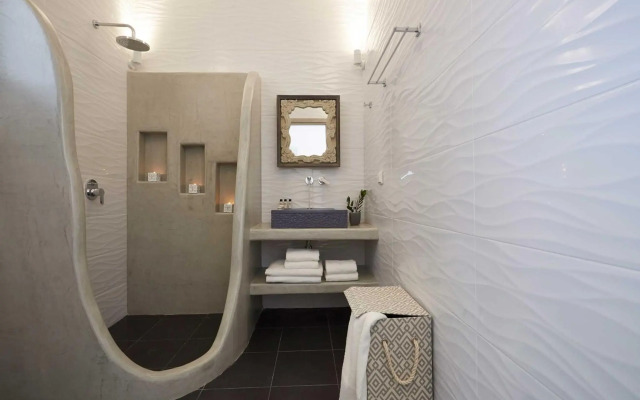 Amara Suites Santorini
