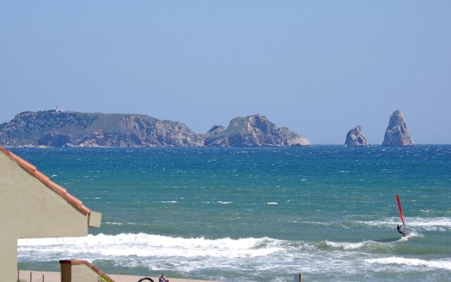 Spacious Apartment With sea View and Directly on the Beach