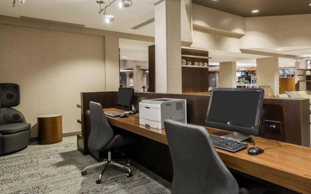 Courtyard By Marriott Danbury