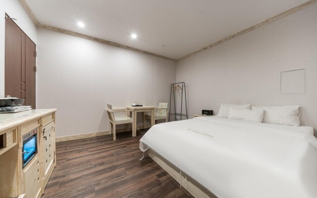 Daejeon Munchang Rosemary