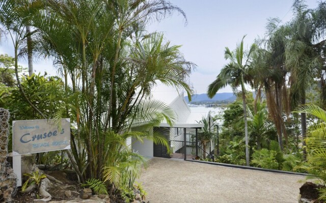 Crusoe's Beach House Ocean Views
