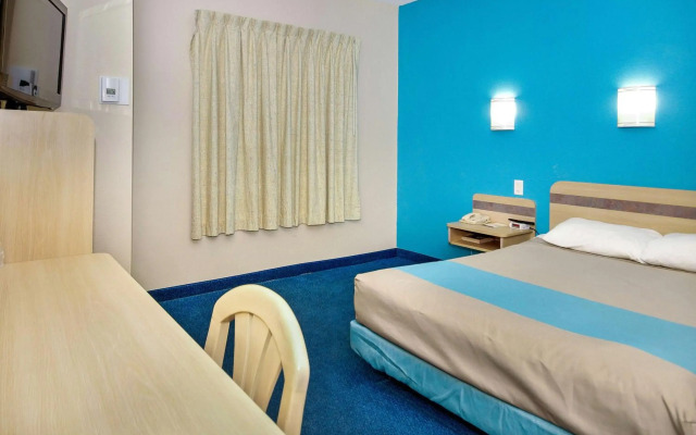 Motel 6 Peterborough, ON