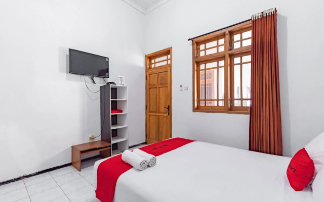 RedDoorz @ Ciliwung Guest House Syariah