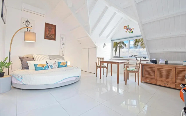 Deja Blue - Comfortable Beachfront condo