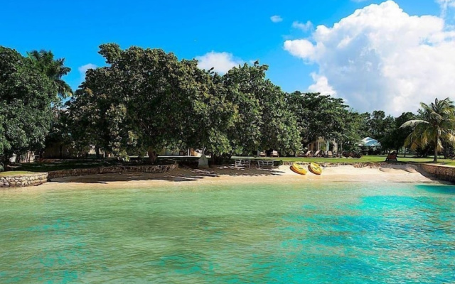 7 Br Beachfront Villa - Discovery Bay - Prj 1422