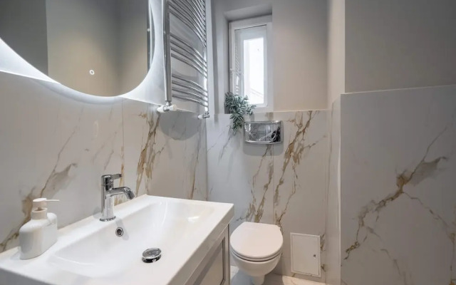 Elegant 3BR by the Romanian Athenaeum