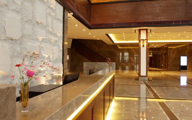 Changbaishan Luneng Resort Maplewood Chalet