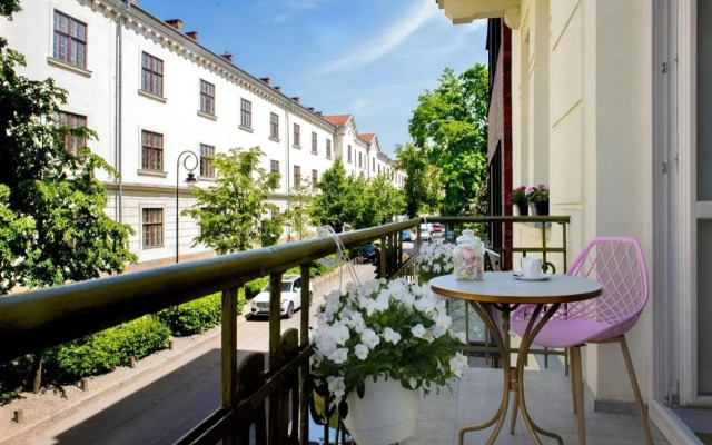 Rajska Residence