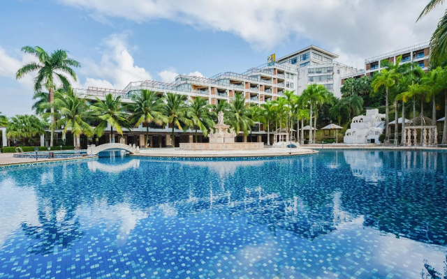 Xinglong Old Banyan Hotel – Pool – Wanning