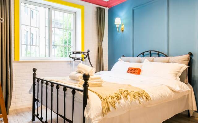 Henry's Apartment- Taikang Road