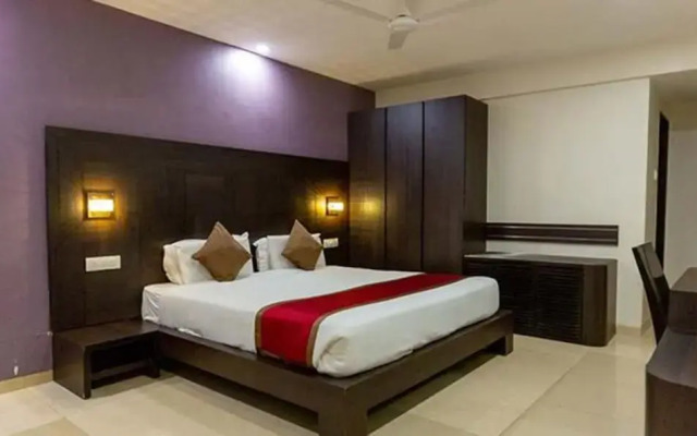 Sukh Hotel, Juhu