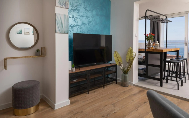 Apartments Left & Right with jacuzzi, 4 stars