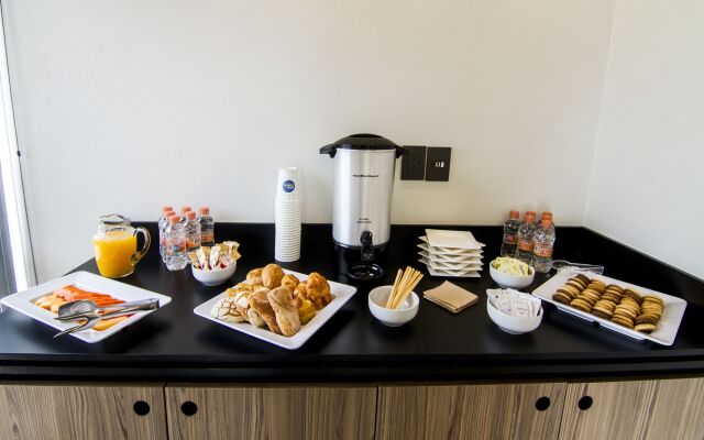 City Express Plus by Marriott Ciudad de México Mundo E