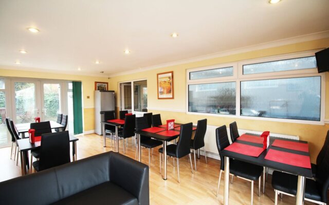 Flexistay Ambers Gatwick Aparthotel