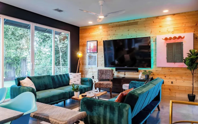 Modern ATX Mansion Walk to 6th Street