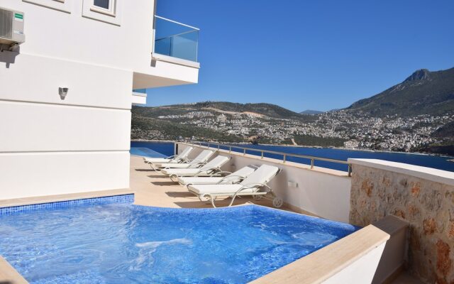 Villa Tuna by Akdenizvillam