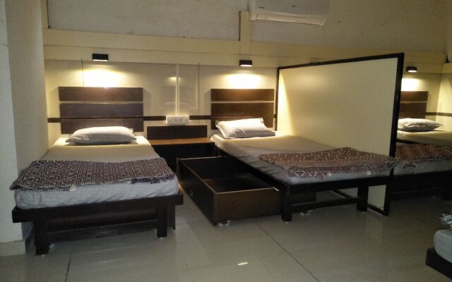 night-halt dormitory