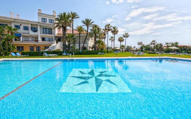Cabopino Marina Apartment by Rafleys