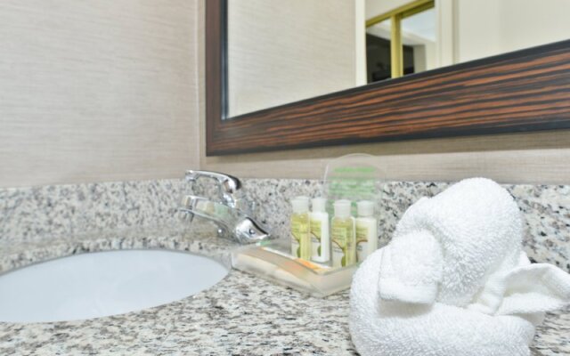 DoubleTree by Hilton Raleigh Midtown