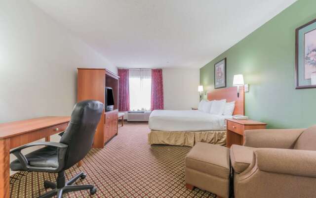 Super 8 by Wyndham Fort Worth Downtown South