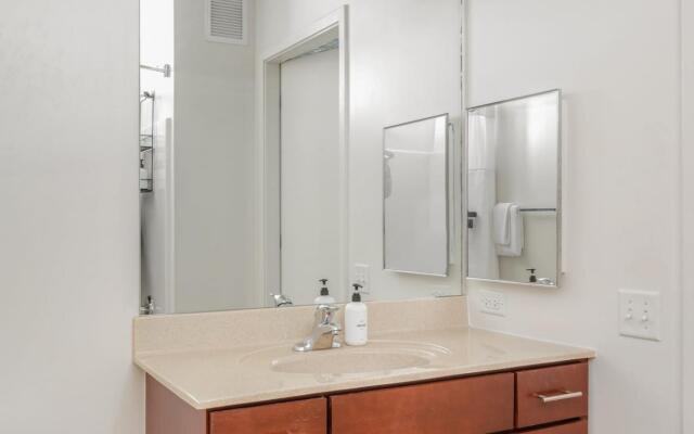 Chicago | Breathtaking Studio South Loop Apartment