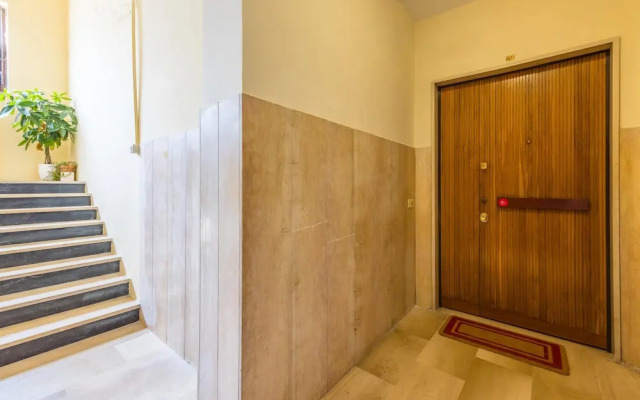 Colonna Classic Style Apartment by Wonderful Italy