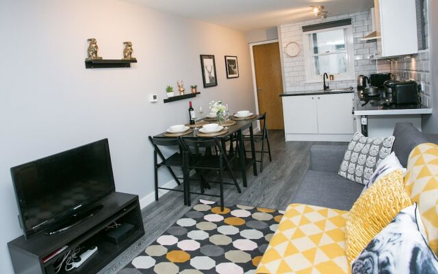 Malone Place Apartment