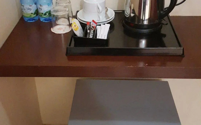 Al Ayjah Plaza Hotel