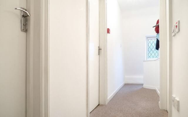 Sidney Street - Deluxe Guest Room